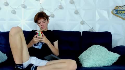 Snapshot of dioniso_69 chatting on February 28, 9:23 pm apollo online show from February 28, 9:23 pm