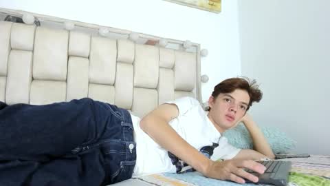 Snapshot of dioniso_69 chatting on October 24, 8:32 pm apollo online show from October 24, 8:32 pm