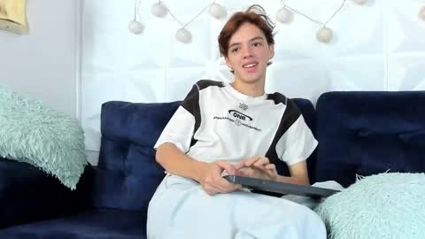 Snapshot of dioniso_69 chatting on March 9, 1:37 pm apollo online show from March 9, 1:37 pm