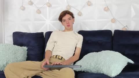 Snapshot of dioniso_69 chatting on March 8, 1:23 pm apollo online show from March 8, 1:23 pm