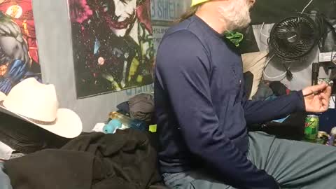 dirtmcgirt82 online show from December 6, 12:56 am