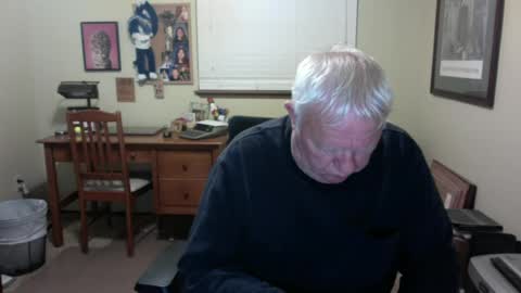 dirtrider195080438 online show from July 6, 5:15 am