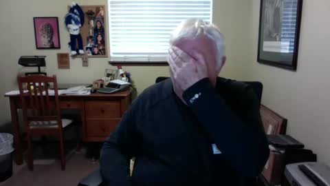 dirtrider195080438 online show from May 17, 11:23 pm