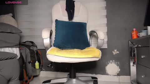 dirty_27cms online show from October 4, 6:46 pm