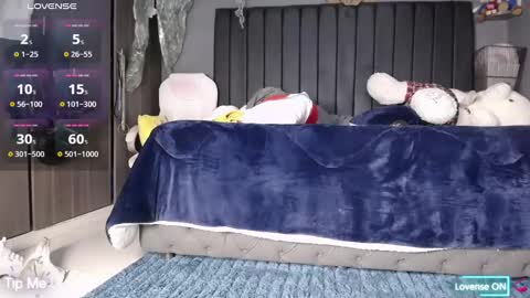 dirty_27cms online show from December 6, 9:46 pm