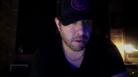 Snapshot of dj_chaterbate chatting on December 26, 5:47 am DJ Chaterbate online show from December 26, 5:47 am