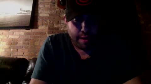 Snapshot of dj_chaterbate chatting on January 31, 2:37 am DJ Chaterbate online show from January 31, 2:37 am