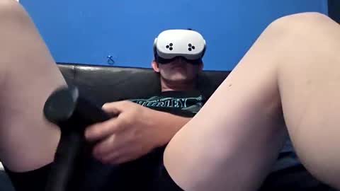 djcloudy22223 online show from April 4, 5:15 am