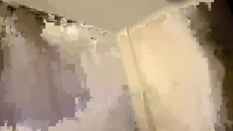 Snapshot of dnice69968127 chatting on February 14, 11:43 pm dnice69968127 online show from February 14, 11:43 pm