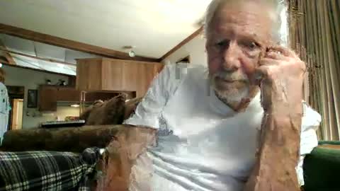 Snapshot of doingmyself69 chatting on September 18, 12:34 am doingmyself69 online show from September 18, 12:34 am