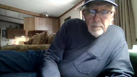 Snapshot of doingmyself69 chatting on October 17, 6:23 pm doingmyself69 online show from October 17, 6:23 pm