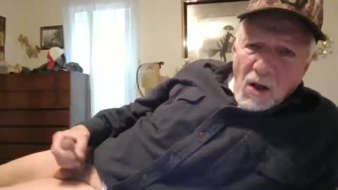 Snapshot of doingmyself69 chatting on February 27, 10:09 pm doingmyself69 online show from February 27, 10:09 pm