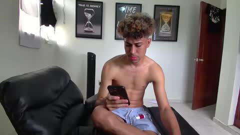 DollarHot30 online show from April 14, 4:28 pm