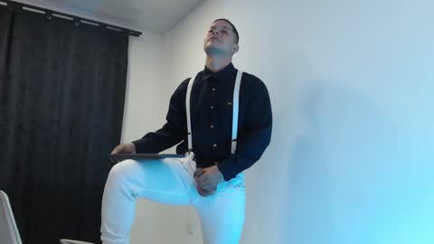 Domimick Crawford online show from December 17, 7:26 pm