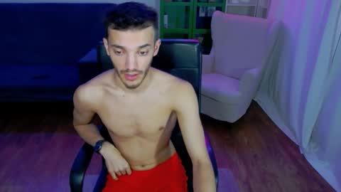 Snapshot of dominicvalente chatting on October 25, 4:42 pm dominicvalente online show from October 25, 4:42 pm