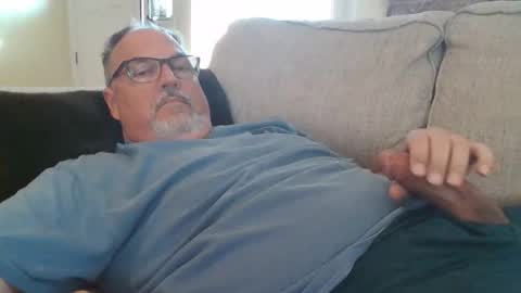 domisz online show from April 8, 9:01 pm