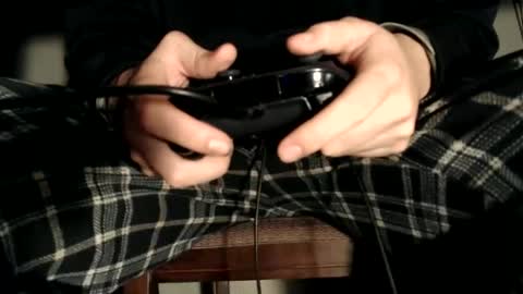 Snapshot of dontstopuntil chatting on December 22, 7:22 am dontatopuntil online show from December 22, 7:22 am