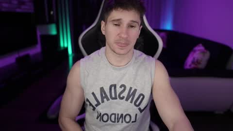 Dorian Reyes online show from February 28, 10:06 pm