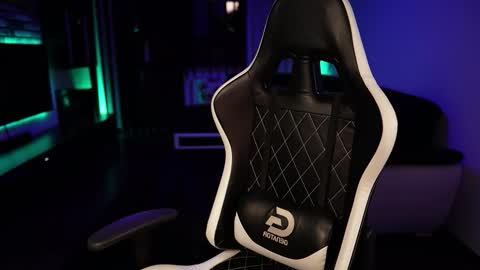 Dorian Reyes online show from September 15, 11:39 pm