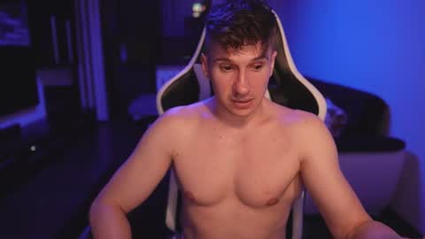 Dorian Reyes online show from June 21, 11:43 pm