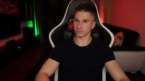 Dorian Reyes online show from October 1, 12:36 am