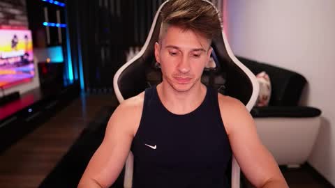 Dorian Reyes online show from October 3, 10:15 pm