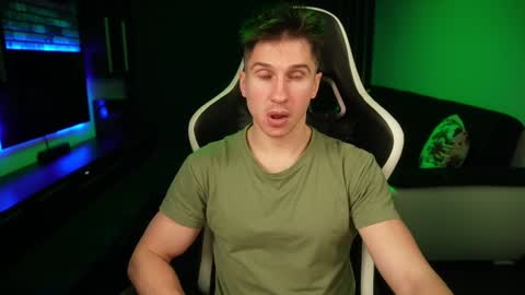 Dorian Reyes online show from January 1, 10:56 pm