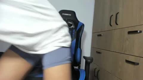 dorman_boy online show from April 4, 9:06 am