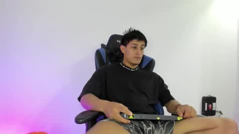 dorman_boy online show from December 17, 4:31 am