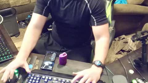 Snapshot of dotyoureyezez chatting on December 6, 7:32 am DotYourEyezez  online show from December 6, 7:32 am