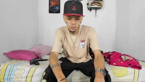 douglas_gallegos online show from December 11, 6:37 am