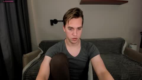 Mervin  online show from October 25, 8:32 pm