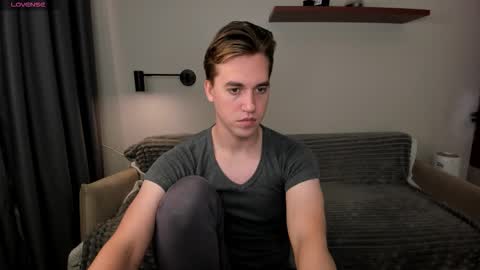 Mervin  online show from October 19, 9:18 pm