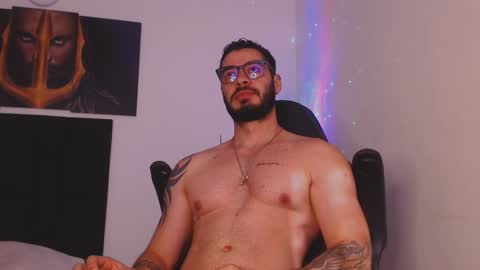 drake_cole11 online show from December 9, 1:04 pm