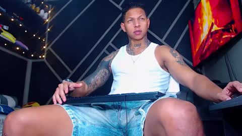 Snapshot of drake_jhonson08 chatting on March 6, 2:41 am Drake online show from March 6, 2:41 am