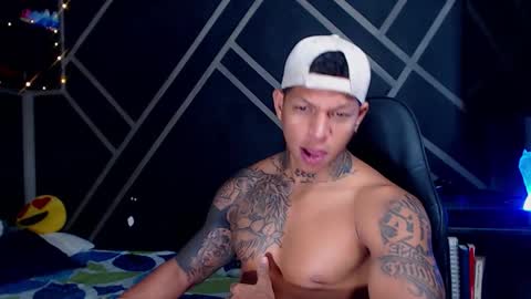 Snapshot of drake_jhonson08 chatting on October 16, 4:31 am Drake online show from October 16, 4:31 am