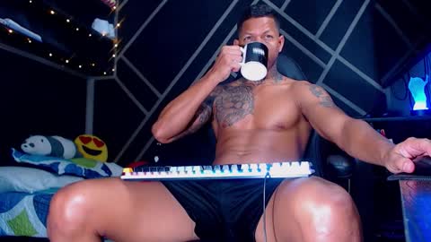 Snapshot of drake_jhonson08 chatting on September 26, 3:48 am Drake online show from September 26, 3:48 am