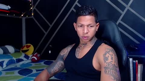 Snapshot of drake_jhonson08 chatting on October 15, 4:20 am Drake online show from October 15, 4:20 am