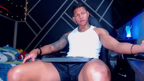 Snapshot of drake_jhonson08 chatting on September 16, 3:51 am Drake online show from September 16, 3:51 am