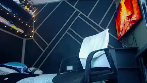 Snapshot of drake_jhonson08 chatting on February 9, 5:40 am Drake online show from February 9, 5:40 am