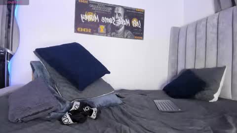 Kevin online show from February 11, 1:54 am