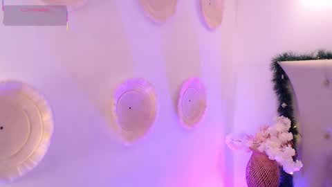 Dulcey online show from December 19, 7:05 am