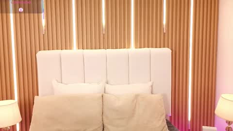 Dulcey online show from March 8, 1:47 am