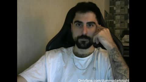 Snapshot of dummodarknight chatting on October 12, 11:32 pm The Dark Knight online show from October 12, 11:32 pm