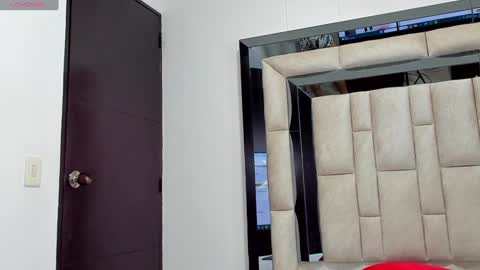 duran_dhikol1 online show from February 1, 3:08 am