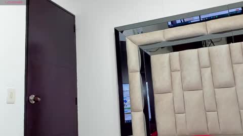 duran_dhikol1 online show from February 14, 2:07 am