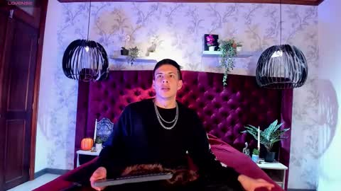 Dustin Sonne online show from November 2, 3:33 am