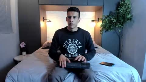 Dustin Sonne online show from December 7, 3:36 am