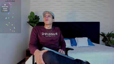 Dustin Sonne online show from February 9, 3:43 am