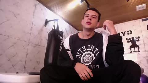 Dustin Sonne online show from February 10, 3:35 am